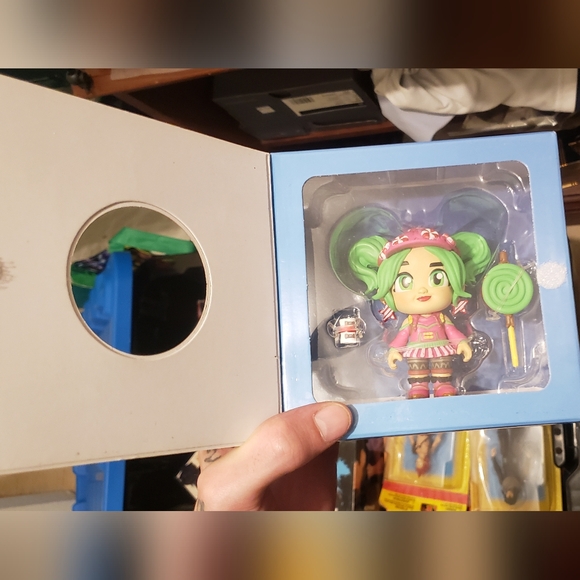 Funko Fortnite Zoey Vinyl Figure - Picture 2 of 3